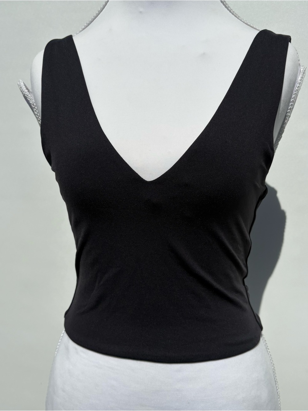 Babaton Black V-Neck Sleeveless Tank
